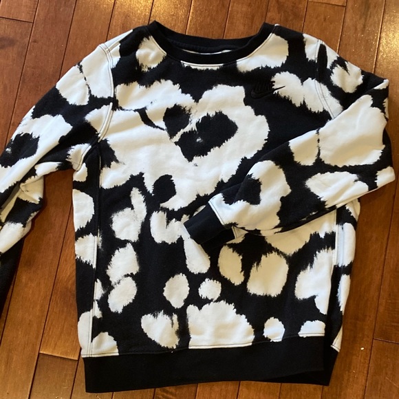 Nike Youth M Black and White Tie Dye sweatshirt - Picture 1 of 5